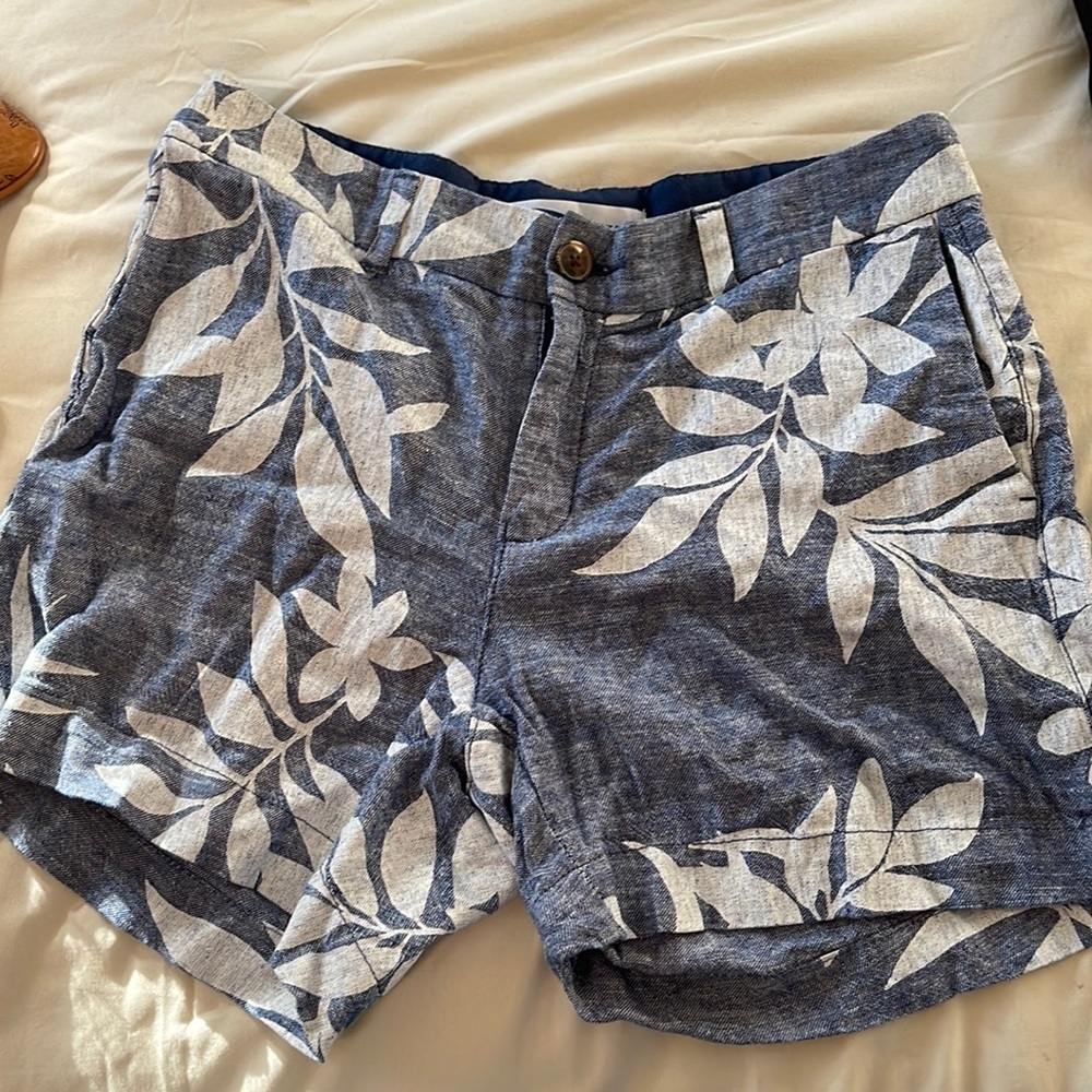 Size 4 old navy floral shorts